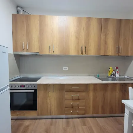 Ajla Komuna Apartament *