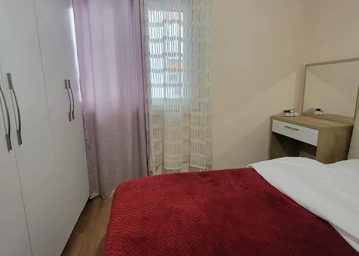 Ajla Komuna Apartament * Тирана