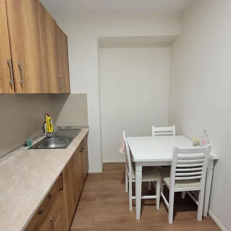 Appartement Ajla Komuna Apartament *