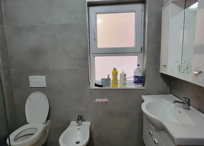 アパート Ajla Komuna Apartament