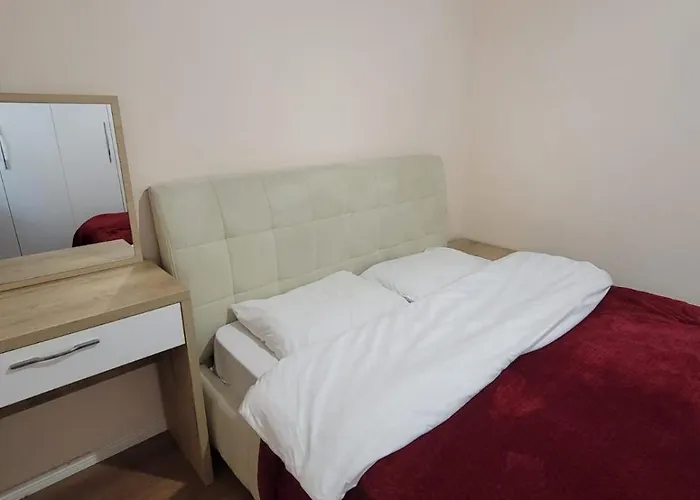 Ajla Komuna Apartament ティラナ